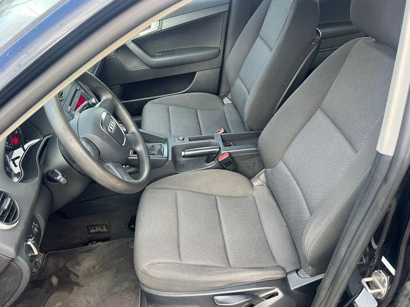 Gebraucht Audi A3 Ambiente 105 PS (77 kW) 2009 Blau Kleinwagen