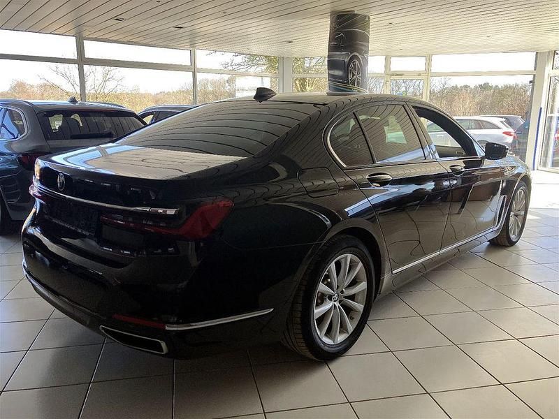 Gebraucht BMW 730 Sport Line 286 PS (210 kW) 2022 Schwarz Limousine