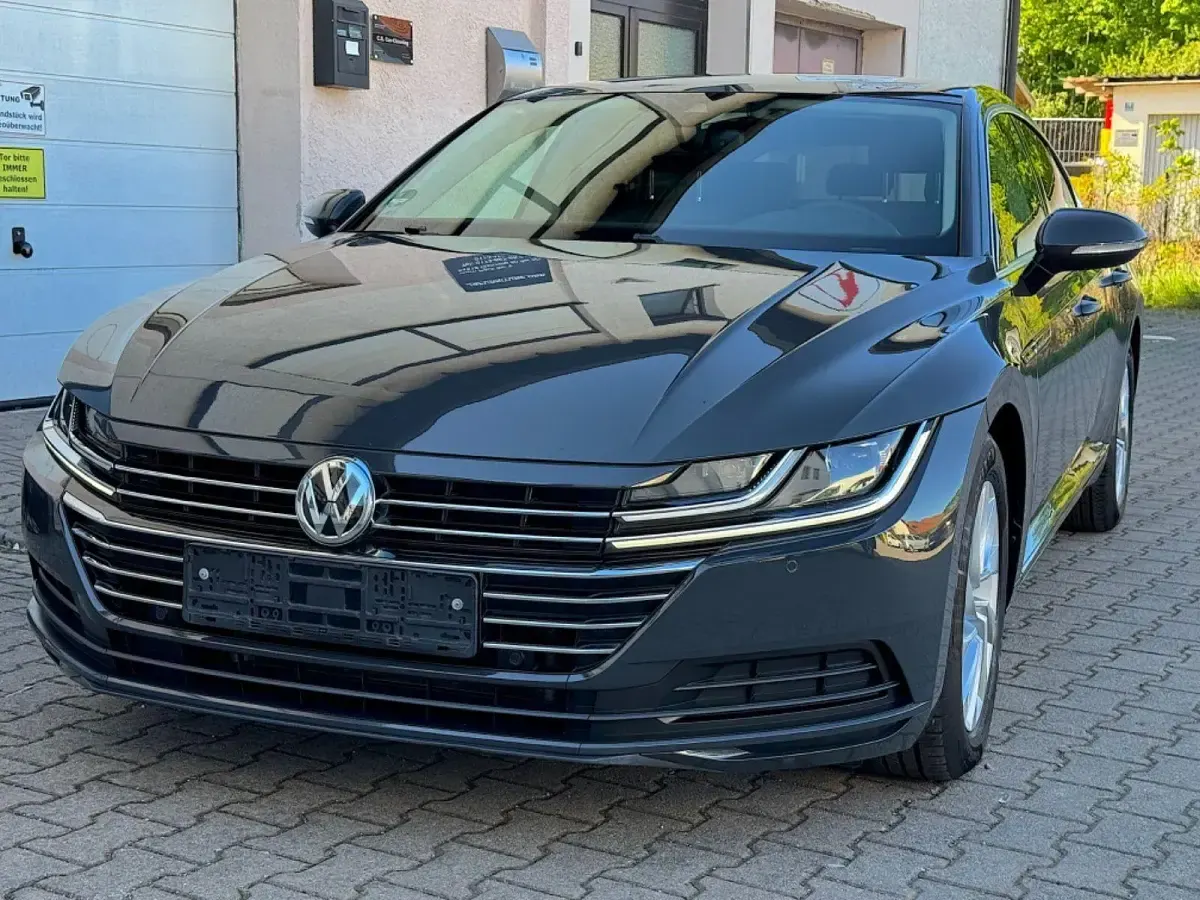Second-hand VW Arteon Basis 150 CP (110 kW) 2019 Gri Hatchback