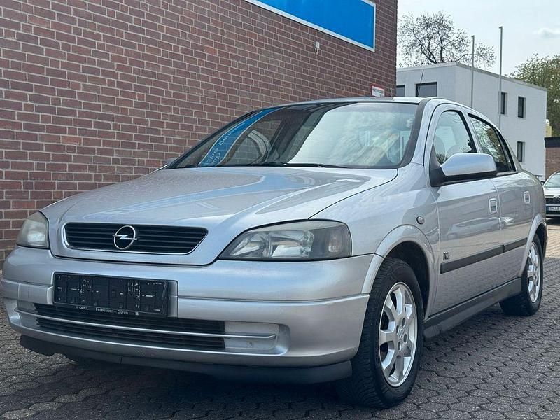 Second-hand Opel Astra 84 CP (61 kW) 2003 Argintiu Berlinǎ
