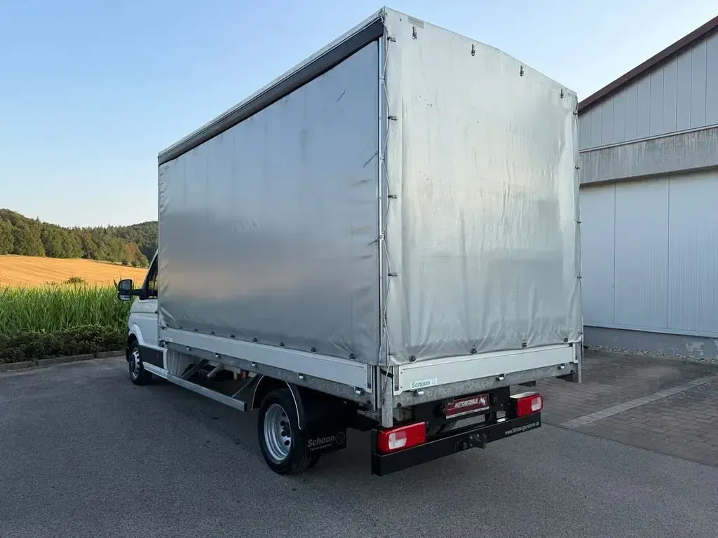 Gebraucht VW Crafter 163 PS (119 kW) 2024 Weiß Van