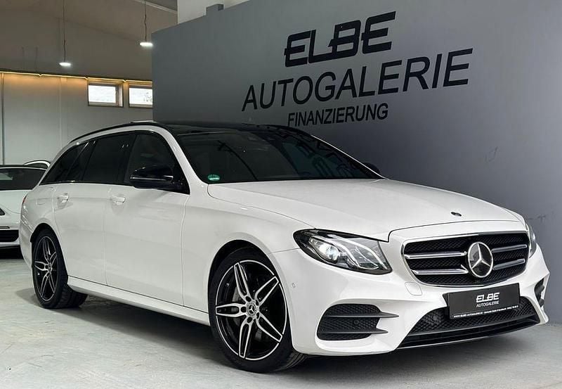 Weiß Gebraucht 2020 Mercedes E350 AMG line Limousine | 29.400 € (Superpreis) - Bild 1/4