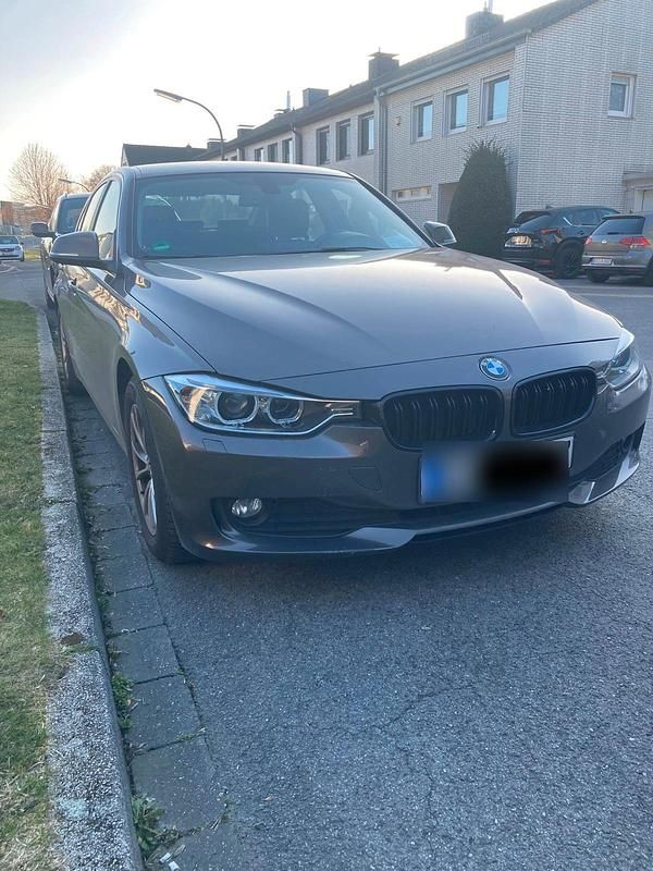 Gebraucht BMW 320 Efficient Dynamics 170 PS (125 kW) 2014 Braun Limousine