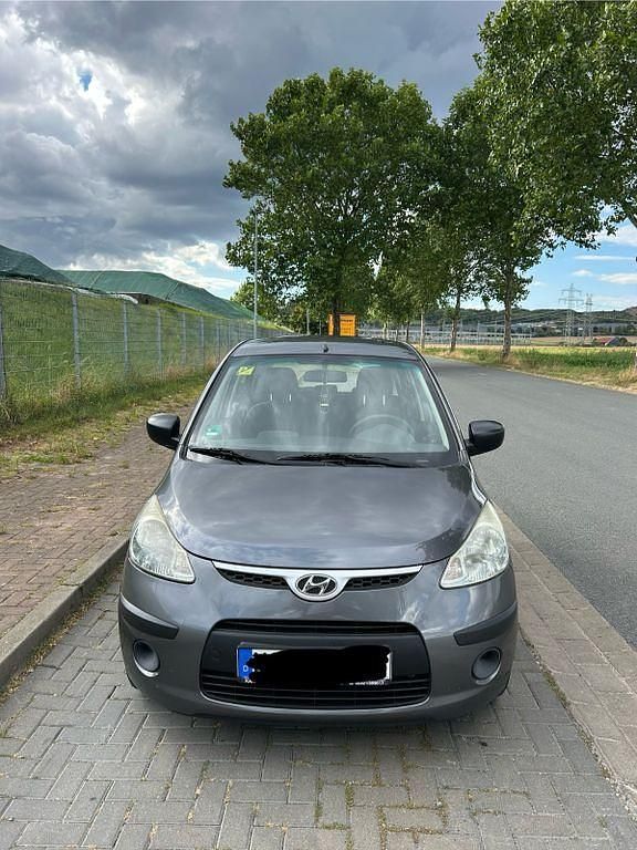 Grau Gebraucht 2010 Hyundai i10 Kleinwagen | 4.800 € - Bild 1/4