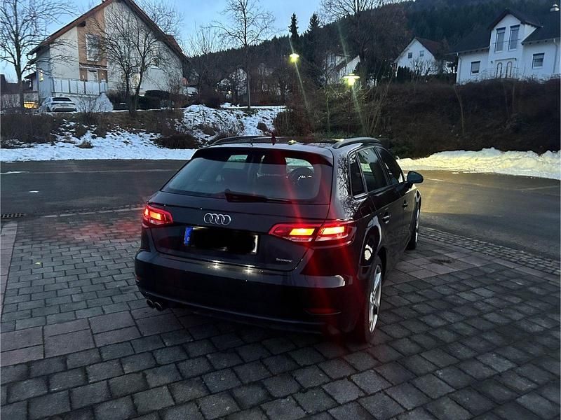 Gebraucht Audi A3 Sportback Sport 190 PS (139 kW) 2019 Schwarz Kleinwagen