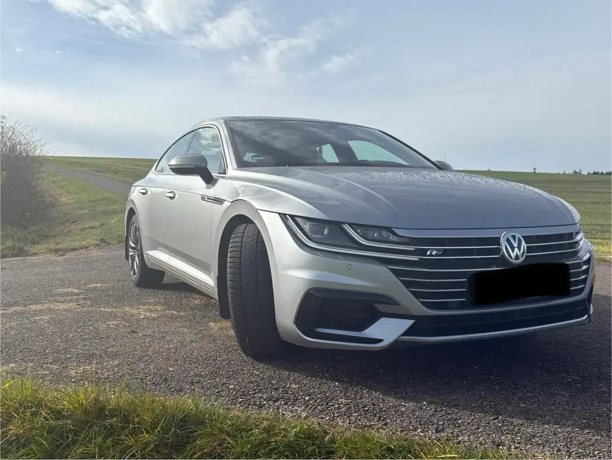 Używany VW Arteon R-line 190 KM (139 kW) 2018 Srebrny Hatchback