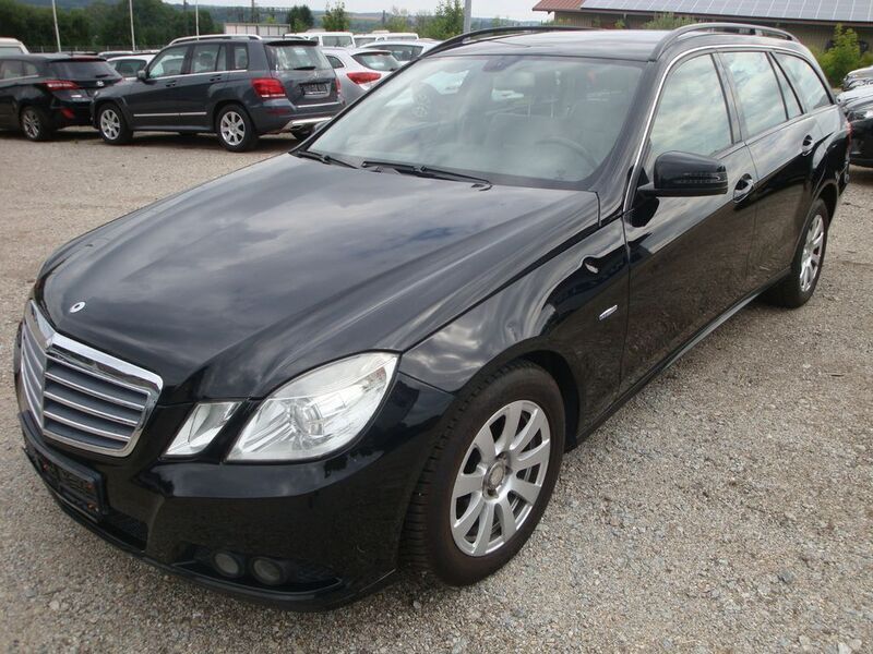 Schwarz Gebraucht 2011 Mercedes E220 Kombi | 5.950 € (Superpreis) - Bild 1/4
