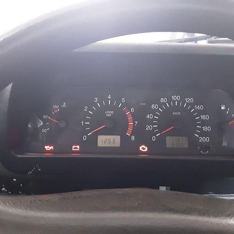 Second-hand Lada Urban 83 CP (61 kW) 2015 Verde SUV