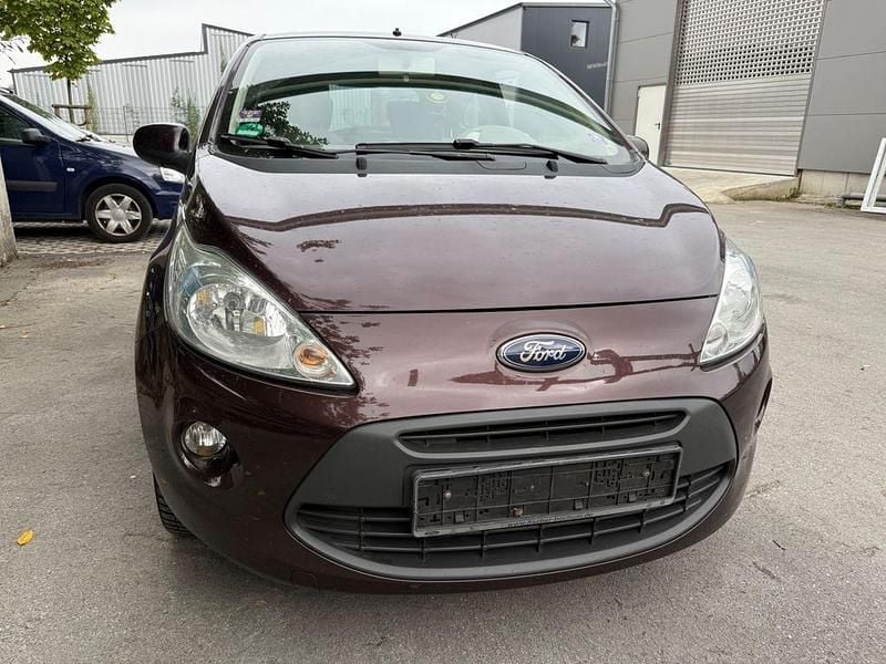Braun Gebraucht 2013 Ford Ka Titanium Kleinwagen | 1.950 € (Superpreis) - Bild 1/4