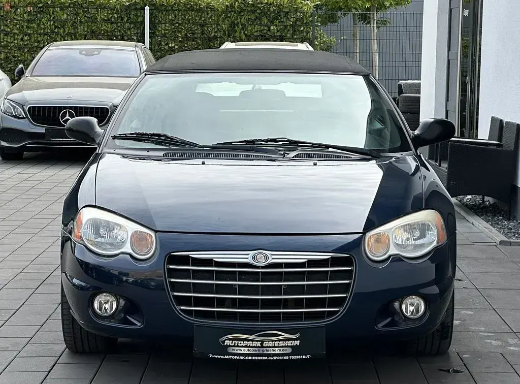 Second-hand Chrysler Sebring Cabriolet Limited 203 CP (149 kW) 2006 Albastru Cabrio