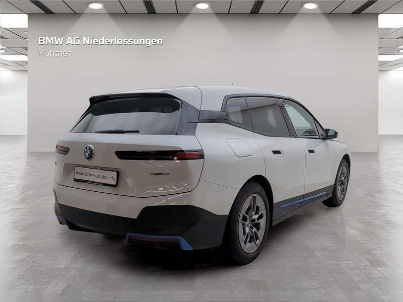 Gebraucht BMW iX 239 kW (326 PS) 2022 Weiß SUV