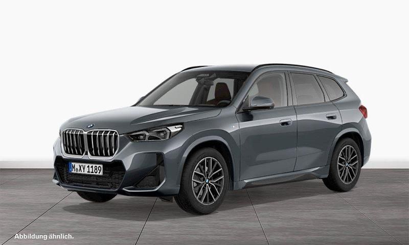 Grau Gebraucht 2024 BMW X1 Comfort Edition SUV | 52.590 € (Teuer) - Bild 1/3