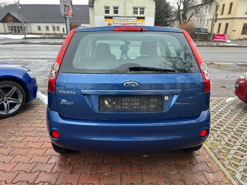 Gebraucht Ford Fiesta 80 PS (58 kW) 2008 Blau Kleinwagen
