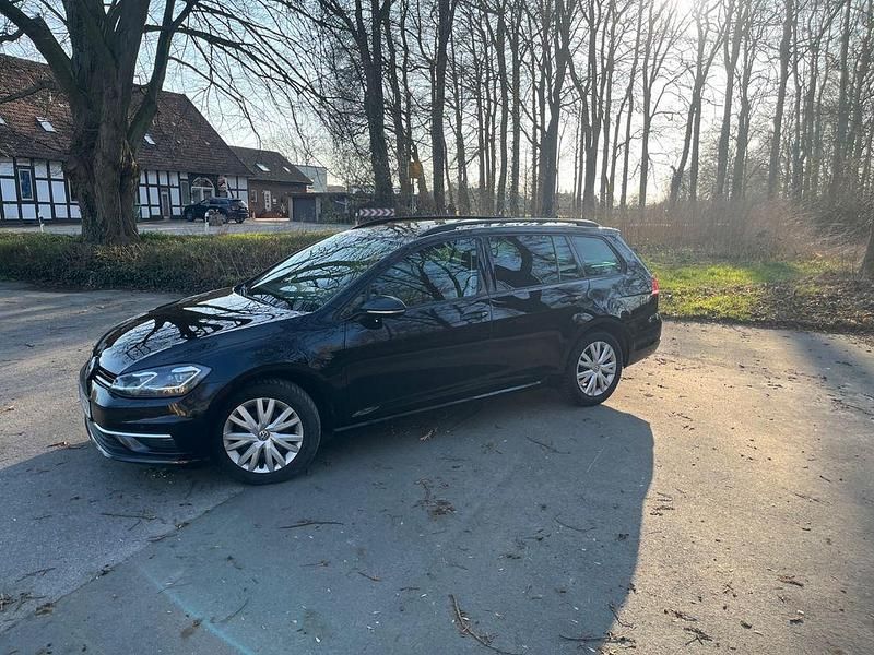 Gebraucht VW Golf VII Highline 150 PS (110 kW) 2020 Schwarz Kombi