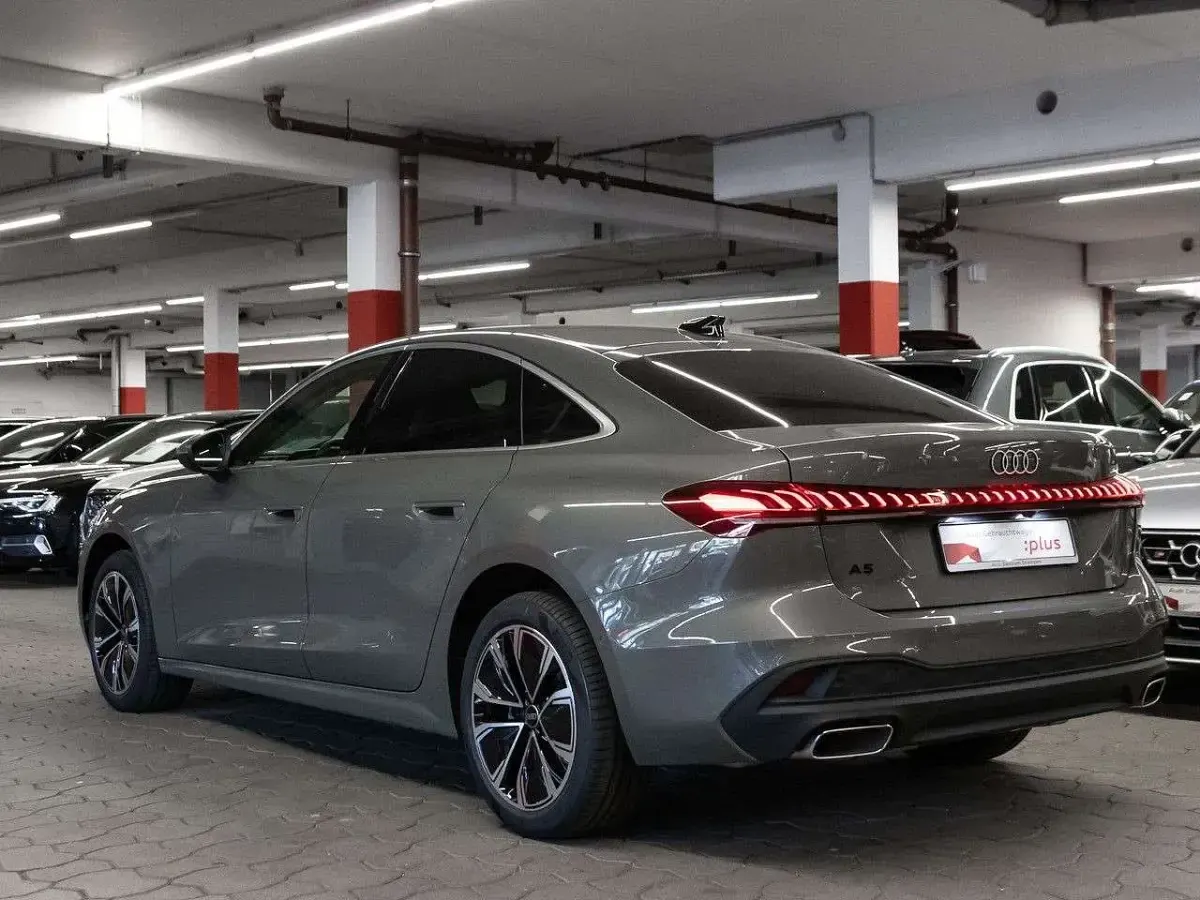 Gebraucht Audi A5 Sport 204 PS (150 kW) 2025 Chronosgrau metallic Limousine