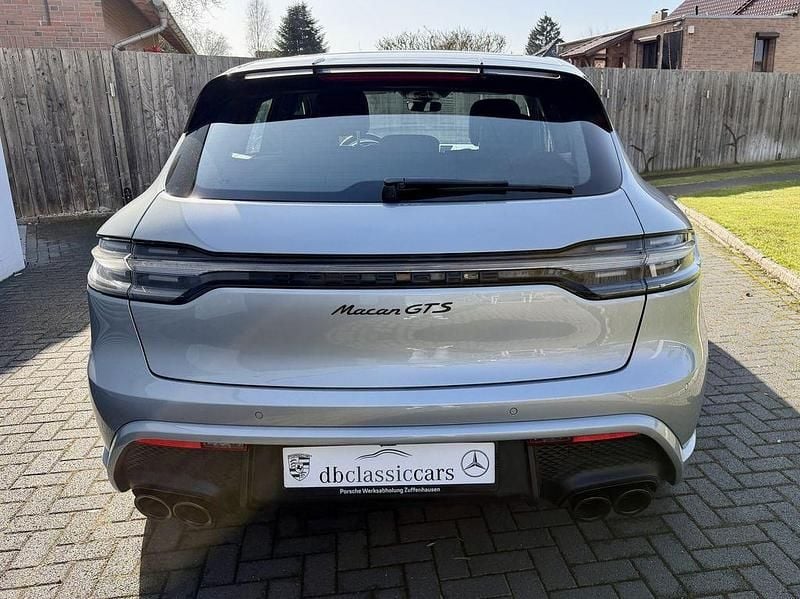 Gebraucht Porsche Macan GTS 441 PS (324 kW) 2022 Dolomitsilbermetallic (metallic) SUV