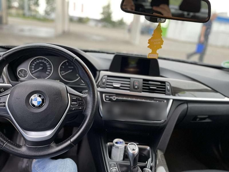 Gebraucht BMW 320 184 PS (135 kW) 2012 Braun Limousine