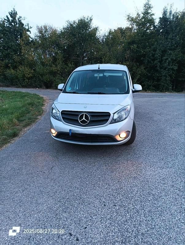 Silber Gebraucht 2014 Mercedes Citan 109 Van / Kleinbus | 6.200 € (Guter Preis) - Bild 1/4