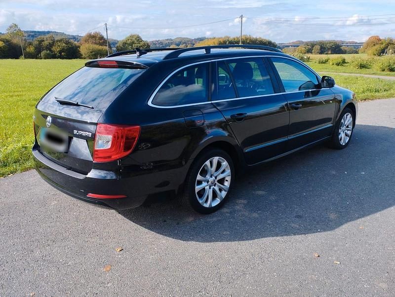 Gebraucht Skoda Superb 170 PS (125 kW) 2013 Schwarz Limousine