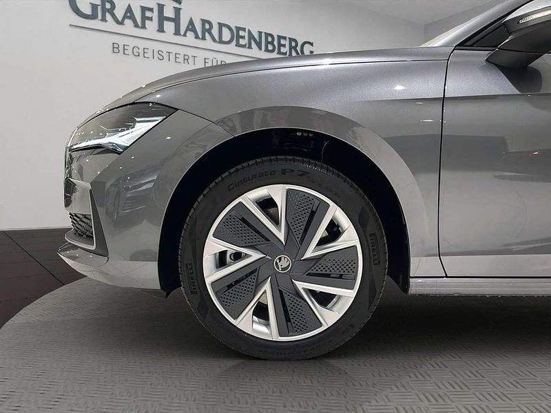 Neu Skoda Superb Selection 193 PS (141 kW) 2026 Graphite grau metallic Kombi