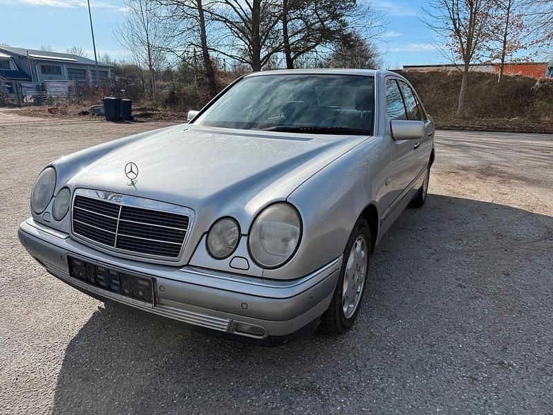 Gebraucht Mercedes E280 204 PS (150 kW) 1998 Limousine