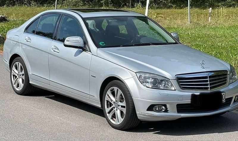 Silber Gebraucht 2007 Mercedes C320 Elegance Limousine | 6.900 € (Guter Preis) - Bild 1/4
