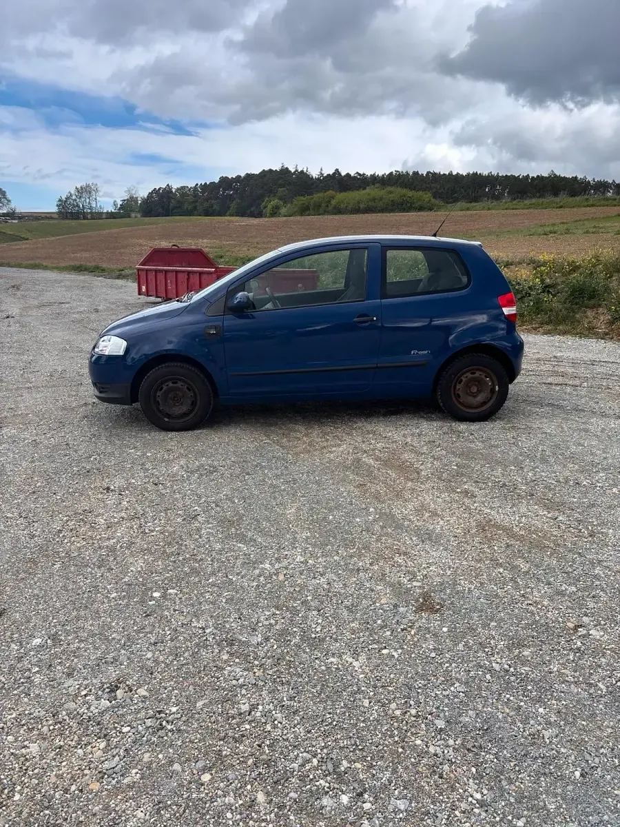 Gebraucht VW Fox 54 PS (39 kW) 2008 Blau Kleinwagen