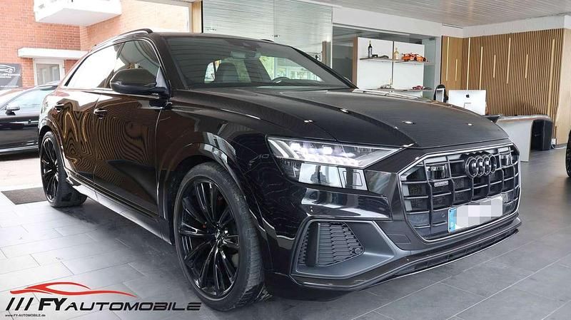 Gebraucht Audi Q8 S-line plus 286 PS (210 kW) 2019 Orcaschwarz metallic SUV