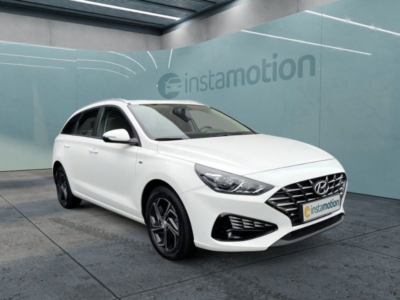 Weiß Gebraucht 2024 Hyundai i30 Select Kombi | 21.590 € (Fairer Preis) - Bild 1/4