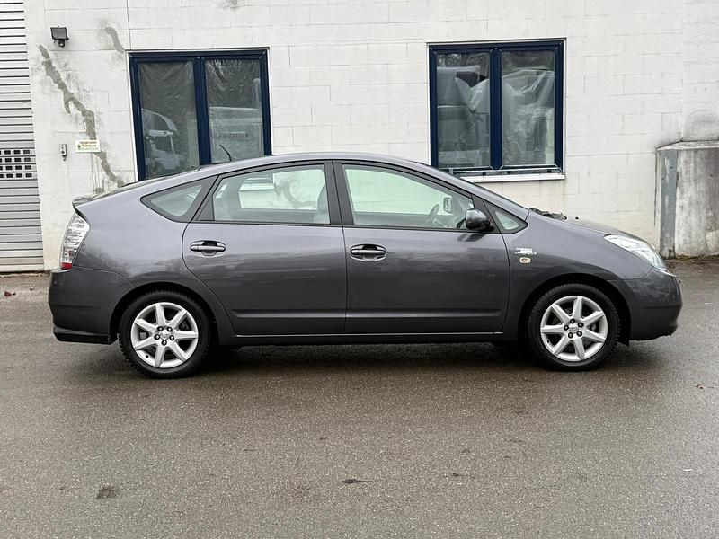 Gebraucht Toyota Prius 78 PS (57 kW) 2006 Grau Kleinwagen