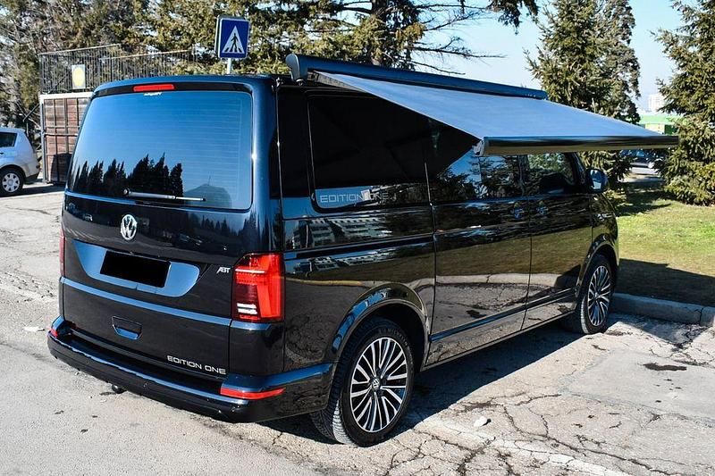 Gebraucht VW Multivan Highline 230 PS (169 kW) 2022 Schwarz Van