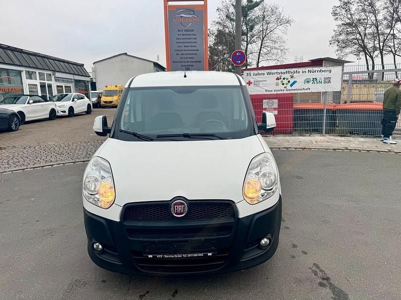 Gebraucht Fiat Doblò 101 PS (74 kW) 2014 Weiß Van / Kleinbus