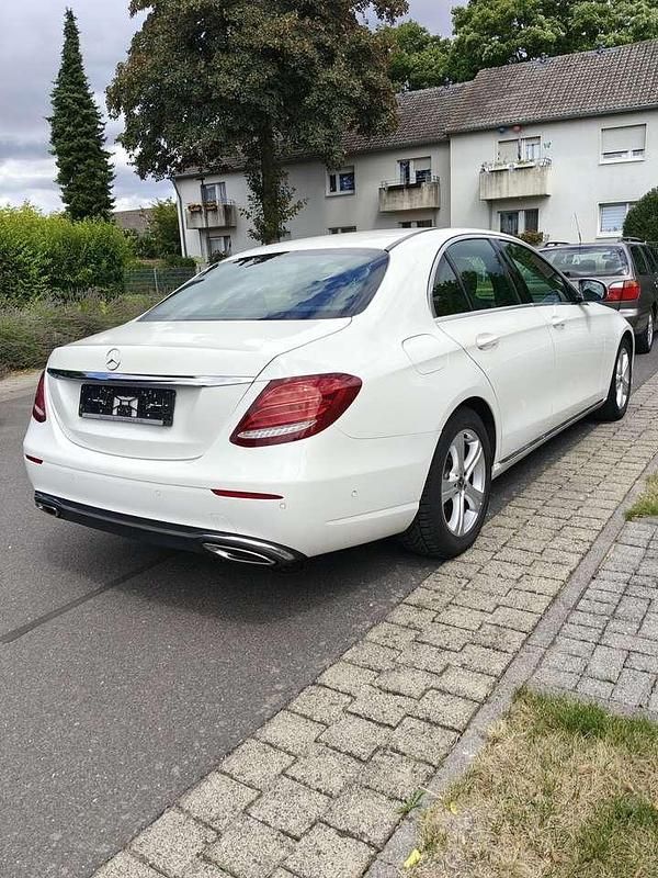 Gebraucht Mercedes E200 Avantgarde 184 PS (135 kW) 2018 Limousine