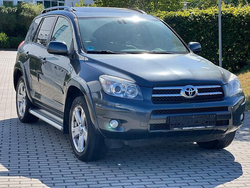 Grau Gebraucht 2007 Toyota RAV4 Executive SUV | 7.490 € (Teuer) - Bild 1/4