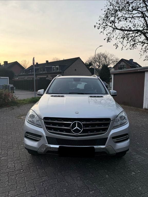 Gebraucht Mercedes ML250 204 PS (150 kW) 2013 Silber SUV