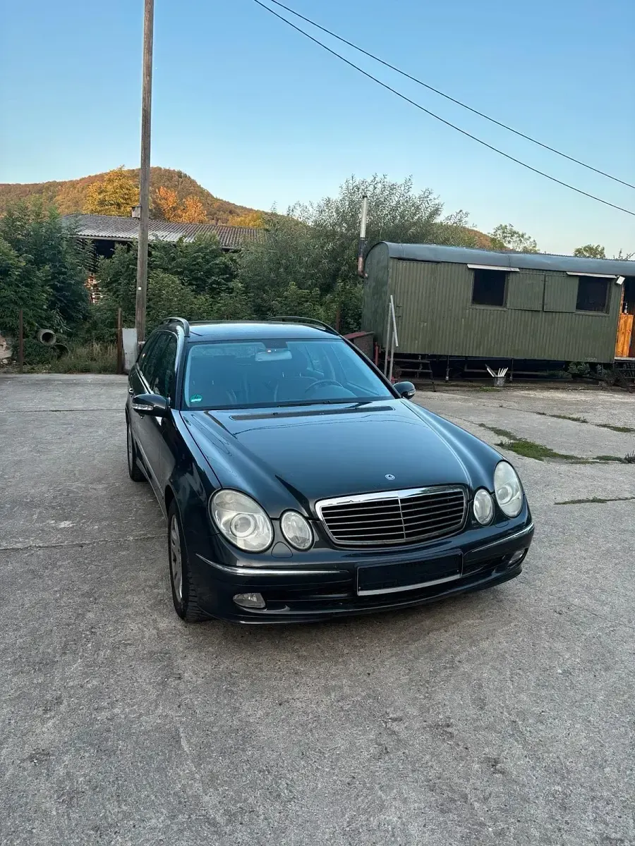 Gebraucht Mercedes E320 Avantgarde 224 PS (164 kW) 2004 Grau Kombi