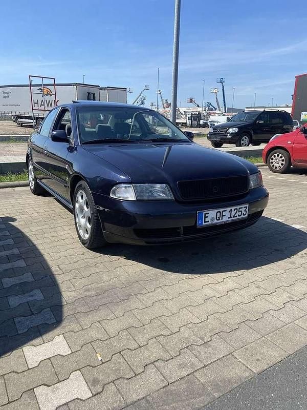 Andere außenfarben Gebraucht 1996 Audi A4 Performance Limousine | 1.600 € (Guter Preis) - Bild 1/4