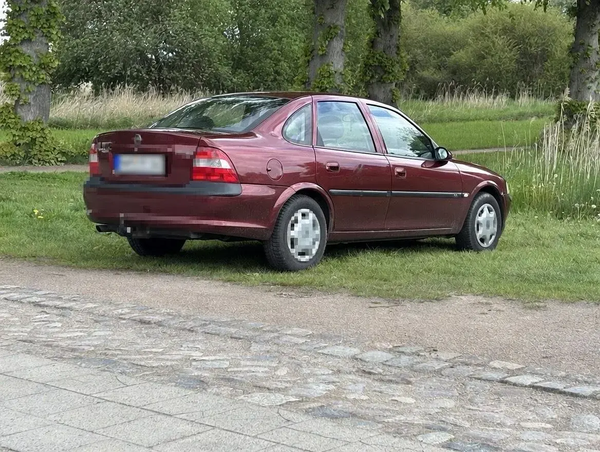 Gebraucht Opel Vectra 101 PS (74 kW) 1996 Andere farben Limousine