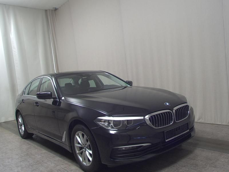 Gebraucht BMW 520 190 PS (139 kW) 2018 Black sapphire Limousine