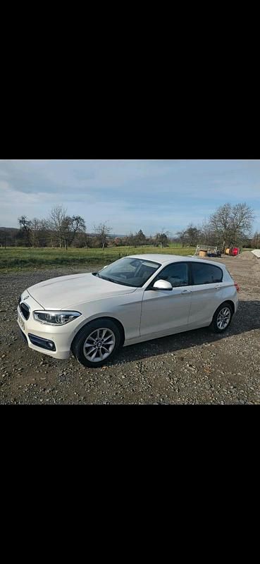 Weiß Gebraucht 2018 BMW 116 Kleinwagen | 13.990 € (Fairer Preis) - Bild 1/4