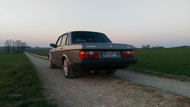 Gebraucht Volvo 240 165 PS (121 kW) 1989 Grau Limousine