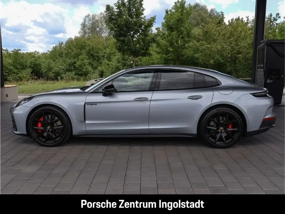 Gebraucht Porsche Panamera 4S E-Hybrid 544 PS (400 kW) 2025 Dolomitsilbermetallic Kleinwagen