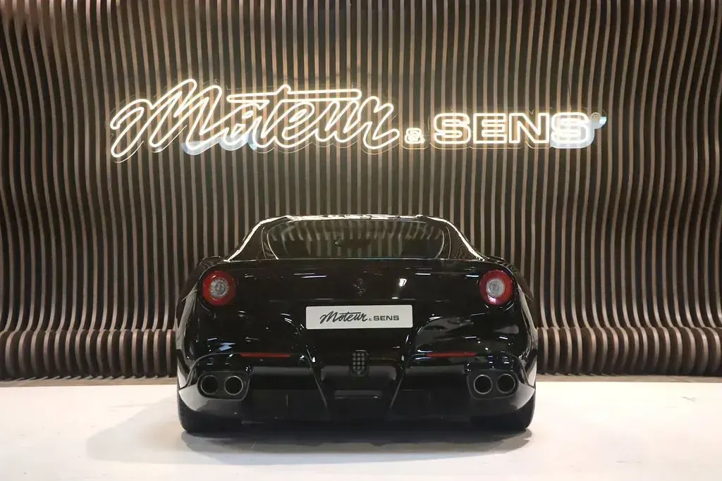 Second-hand Ferrari F12 741 CP (545 kW) 2013 Negru Coupe