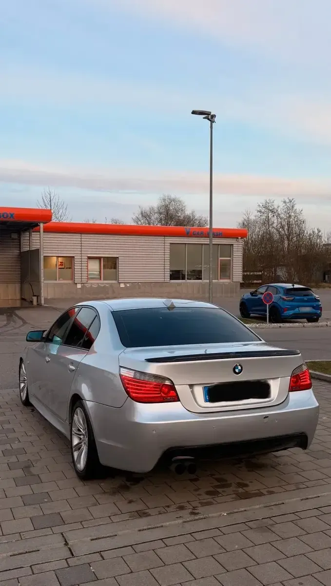 Gebraucht BMW 523 Shadowline 200 PS (147 kW) 2008 Silber Limousine