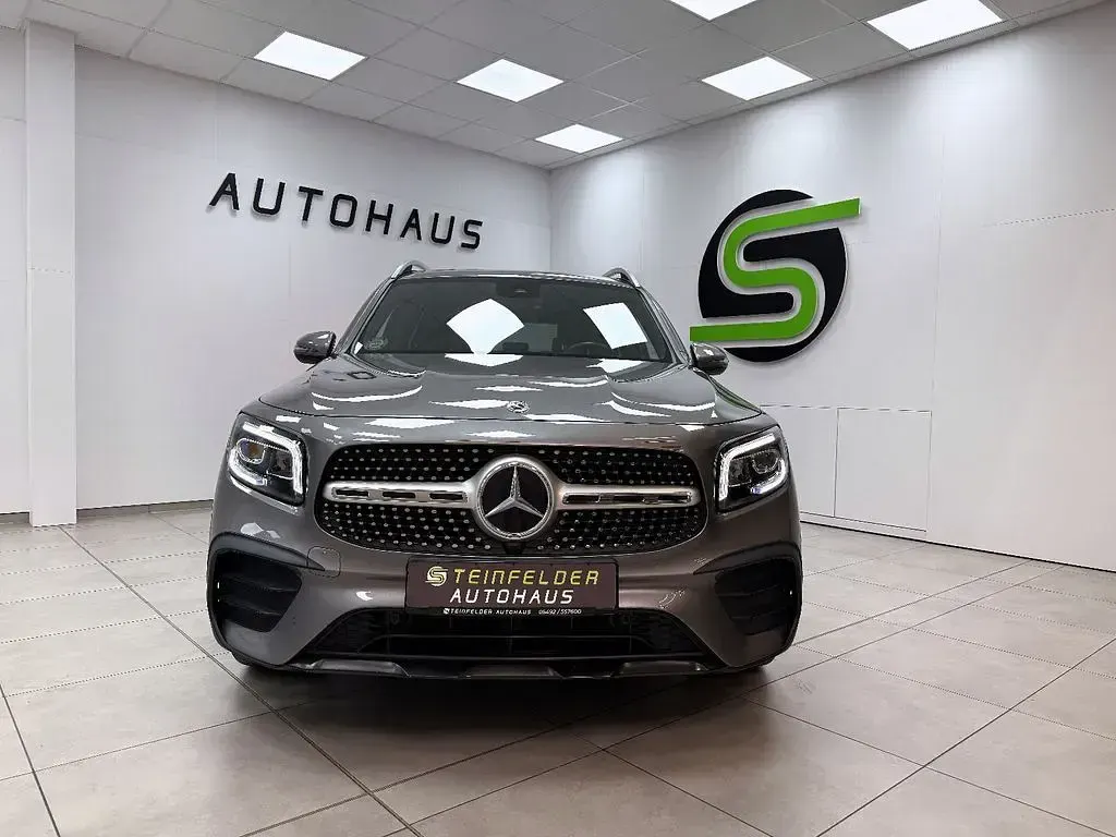 Gebraucht Mercedes GLB200 AMG line 163 PS (119 kW) 2021 Mountaingrau  met. SUV