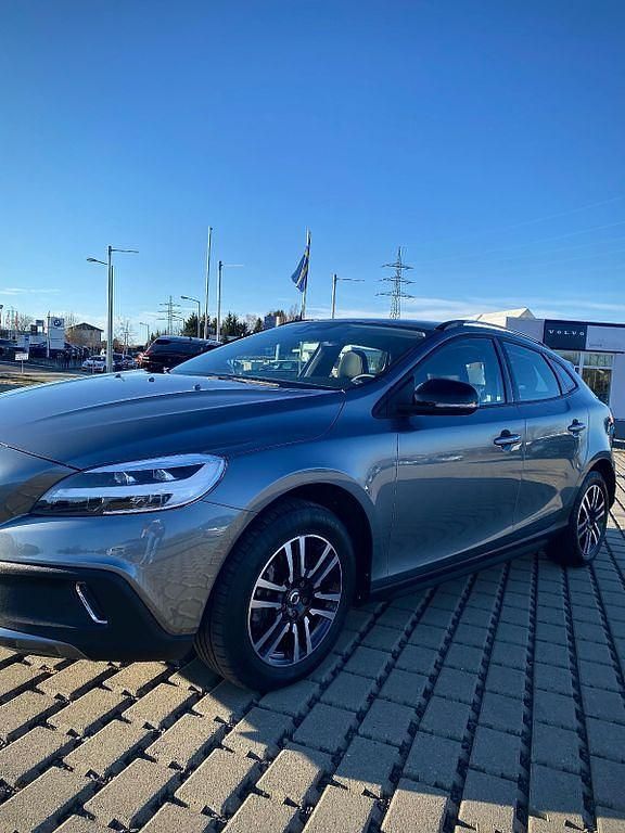 Gebraucht Volvo V40 CC Plus 152 PS (111 kW) 2017 Grau Kombi