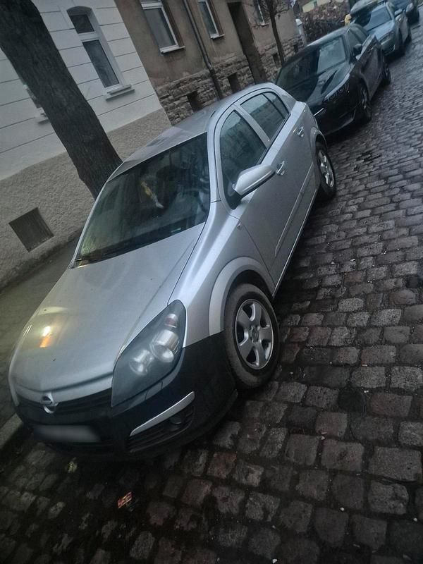 Gebraucht Opel Astra 115 PS (84 kW) 2004 Silber Kleinwagen