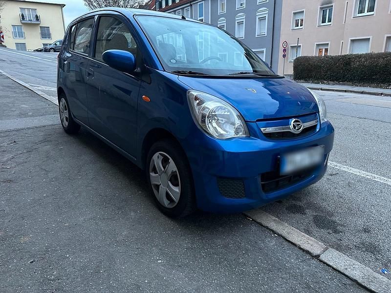 Gebraucht Daihatsu Cuore 69 PS (50 kW) 2008 Blau Kleinwagen