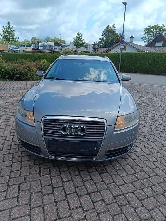Grau Gebraucht 2006 Audi A6 Comfort Kombi | 1.800 € (Superpreis) - Bild 1/4