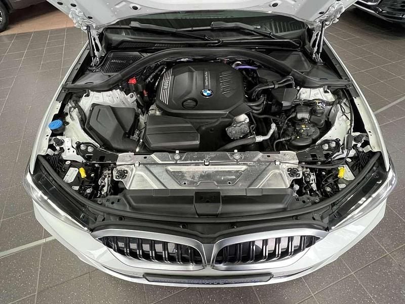 Gebraucht BMW 320 Shadowline 190 PS (139 kW) 2023 Mineralweiss Kombi